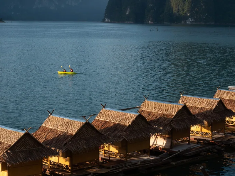 湖上的水上小屋